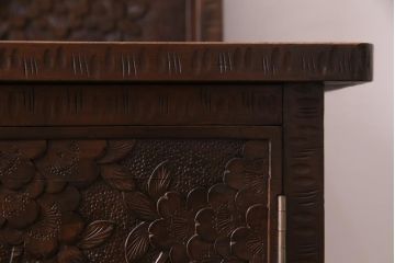 中古　伝統工芸　軽井沢彫り　桜の意匠が美しいドレッシングチェスト(ドレッサー、引き出し、鏡台)(R-037347)