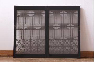 アンティーク家具　ラフジュ工房オリジナル　古建具リメイク　組子の模様の引き戸が風情漂うキャビネット(収納棚、戸棚、書院戸)(R-037348)