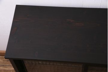 アンティーク家具　ラフジュ工房オリジナル　古建具リメイク　組子の模様の引き戸が風情漂うキャビネット(収納棚、戸棚、書院戸)(R-037348)