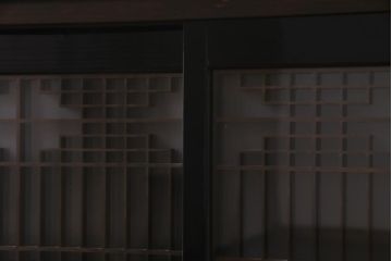 アンティーク家具　ラフジュ工房オリジナル　古建具リメイク　組子の模様の引き戸が風情漂うキャビネット(収納棚、戸棚、書院戸)(R-037348)