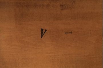 ビンテージ家具　花鳥図　埋め尽くすような花の彫刻が目を引くネストテーブル(サイドテーブル)(R-037352)