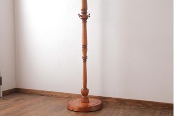 中古　ビンテージカリモク　上品な挽き物加工が施されたポールハンガー(コートハンガー)(R-037357)