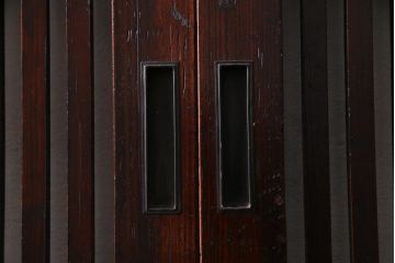 アンティーク建具　和製アンティーク　漆塗り　味わいたっぷりの明治大正期の板戸(引き戸、建具)2枚セット(R-037364)