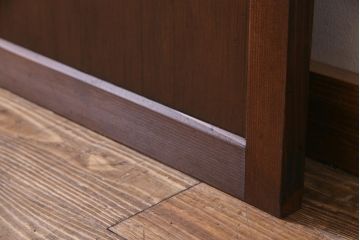 レトロ建具　昭和中期　落ち着いた色味が味わい感じる木製ドア(扉、建具)