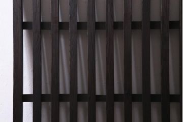 アンティーク建具　明治大正期　風情を感じさせる和モダンな縦格子戸1枚(建具、はめ殺し、DIY)