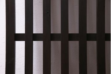 アンティーク建具　明治大正期　風情を感じさせる和モダンな縦格子戸1枚(建具、はめ殺し、DIY)