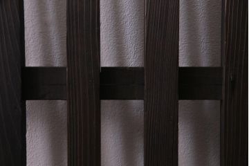 アンティーク建具　明治大正期　風情を感じさせる和モダンな縦格子戸1枚(建具、はめ殺し、DIY)