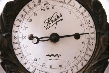 アンティーク雑貨 ドイツ KRUPS(クラップス) アイアン製 キッチンスケール(秤、はかり)(R-037373)