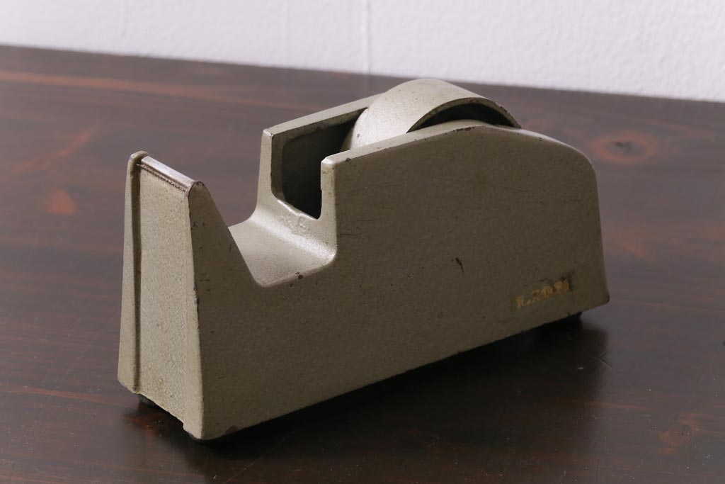 アンティーク雑貨　昭和レトロ　LION　鋳物　重厚な佇まいがおしゃれな鉄製テープカッター(アイアン)(R-037375)