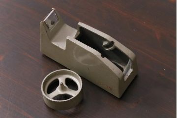 アンティーク雑貨　昭和レトロ　LION　鋳物　重厚な佇まいがおしゃれな鉄製テープカッター(アイアン)(R-037375)