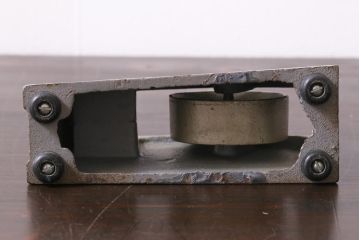 アンティーク雑貨　昭和レトロ　LION　鋳物　重厚な佇まいがおしゃれな鉄製テープカッター(アイアン)(R-037375)