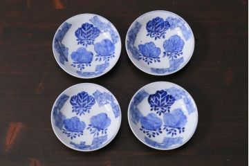 アンティーク雑貨　江戸期　伊万里　五三桐の紋様が描かれた染付小皿4枚セット(和食器)(R-037388)
