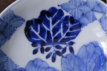 アンティーク雑貨　江戸期　伊万里　五三桐の紋様が描かれた染付小皿4枚セット(和食器)(R-037388)