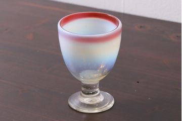 アンティーク雑貨　大正期　赤縁乳白暈し　なつめ形　氷コップ(吹ガラス)(R-037391)
