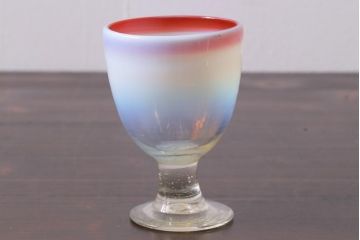 アンティーク雑貨　大正期　赤縁乳白暈し　なつめ形　氷コップ(吹ガラス)(R-037391)