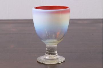 アンティーク雑貨　大正期　赤縁乳白暈し　なつめ形　氷コップ(吹ガラス)(R-037391)