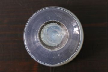 アンティーク雑貨　大正期　赤縁乳白暈し　なつめ形　氷コップ(吹ガラス)(R-037391)