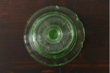 アンティーク雑貨　昭和初期　プレスガラス　ウランガラスのレトロな氷コップ(R-037396)