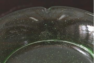 アンティーク雑貨　昭和初期　プレスガラス　ウランガラスのレトロな氷コップ(R-037397)