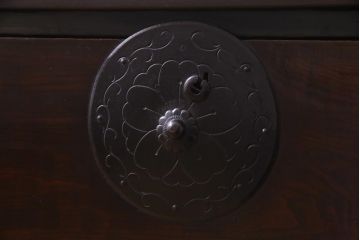 アンティーク家具　明治期　前面栗材　天板リメイク　桜丸金具の米沢箪笥ローチェスト(引き出し)(R-037399)