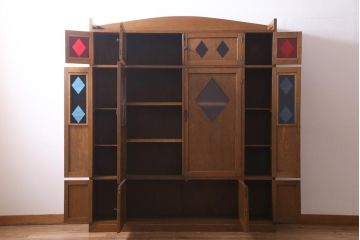 アンティーク家具　昭和初期　ナラ材　色ガラス入り　ノスタルジックなデザインがお洒落な収納棚(キャビネット、戸棚)