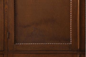 アンティーク家具　昭和初期　ナラ材　色ガラス入り　ノスタルジックなデザインがお洒落な収納棚(キャビネット、戸棚)
