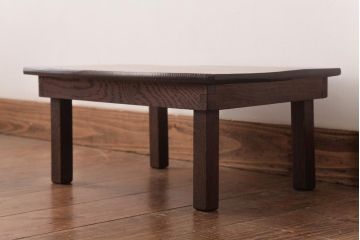 レトロ家具　渋みのある小さなちゃぶ台(ローテーブル)(R-037407)