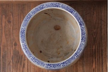 アンティーク雑貨　昭和初期　牡丹の図　タイルのようなデザインが可愛らしい瀬戸火鉢(鉢カバー)(R-037417)