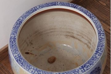 アンティーク雑貨　昭和初期　牡丹の図　タイルのようなデザインが可愛らしい瀬戸火鉢(鉢カバー)(R-037417)