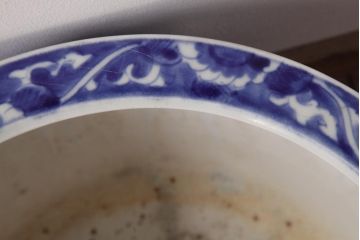 アンティーク雑貨　和製アンティーク　竹林の中で羽ばたく雀の図柄　瀬戸火鉢(手あぶり)(R-037418)