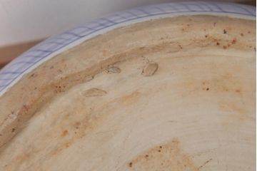 アンティーク雑貨　和製アンティーク　竹林の中で羽ばたく雀の図柄　瀬戸火鉢(手あぶり)(R-037418)