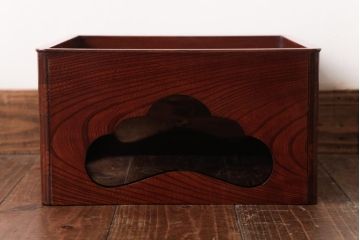 アンティーク雑貨　和製アンティーク　明治大正期　総ケヤキ材　艶やかな漆塗りが目を引くお膳(R-037420)