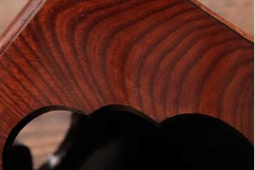 アンティーク雑貨　和製アンティーク　明治大正期　総ケヤキ材　艶やかな漆塗りが目を引くお膳(R-037420)