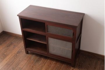 アンティーク家具　和製アンティーク　当店オリジナルガラス　前面ヒノキ材　昔懐かしい和の雰囲気漂うリメイクキャビネット(収納棚、ガラス戸棚、サイドボード)(R-037427)