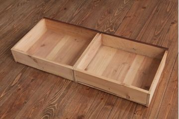 アンティーク家具　和製アンティーク　当店オリジナルガラス　前面ヒノキ材　レトロな雰囲気漂うリメイクキャビネット(収納棚、ガラス戸棚、サイドボード)(R-037428)