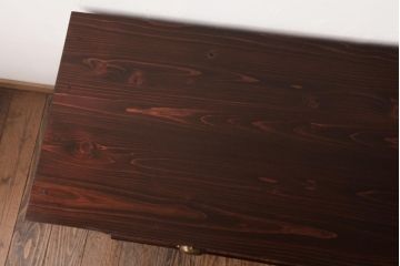 アンティーク家具　和製アンティーク　当店オリジナルガラス　前面ヒノキ材　レトロな雰囲気漂うリメイクキャビネット(収納棚、ガラス戸棚、サイドボード)(R-037428)