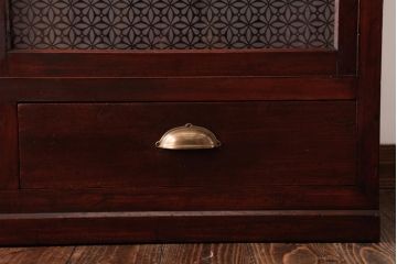 アンティーク家具　和製アンティーク　当店オリジナルガラス　前面ヒノキ材　レトロな雰囲気漂うリメイクキャビネット(収納棚、ガラス戸棚、サイドボード)(R-037428)