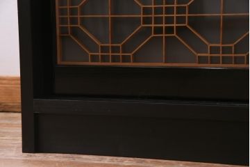アンティーク家具　ラフジュ工房オリジナル　古建具リメイク　組子の引き戸が風情漂うキャビネット(収納棚、戸棚、書院戸)(R-037430)