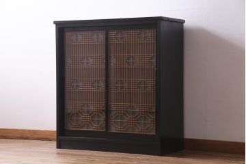 アンティーク家具　ラフジュ工房オリジナル　古建具リメイク　組子の引き戸が風情漂うキャビネット(収納棚、戸棚、書院戸)(R-037430)