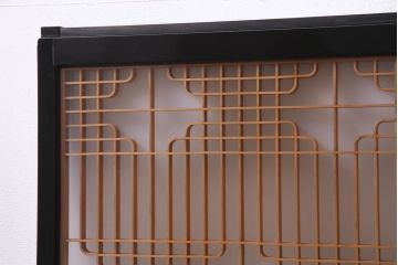 アンティーク家具　ラフジュ工房オリジナル　古建具リメイク　組子の引き戸が風情漂うキャビネット(収納棚、戸棚、書院戸)(R-037430)