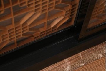 アンティーク家具　ラフジュ工房オリジナル　古建具リメイク　組子の引き戸が風情漂うキャビネット(収納棚、戸棚、書院戸)(R-037430)