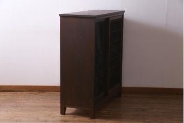 ラフジュ工房オリジナル　古建具リメイク　風情漂う組子引き戸のキャビネット(収納棚、戸棚、書院戸)(R-037431)