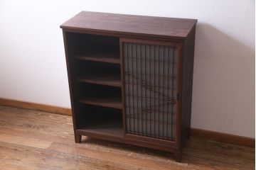 ラフジュ工房オリジナル　古建具リメイク　風情漂う組子引き戸のキャビネット(収納棚、戸棚、書院戸)(R-037431)