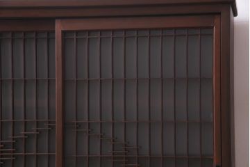 ラフジュ工房オリジナル　古建具リメイク　風情漂う組子引き戸のキャビネット(収納棚、戸棚、書院戸)(R-037431)