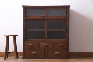 レトロ家具　モールガラス・当店オリジナルガラス入りのノスタルジックなキャビネット(収納棚、戸棚)(R-037433)