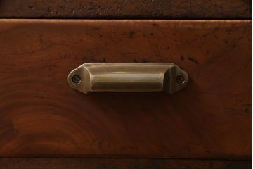 レトロ家具　モールガラス・当店オリジナルガラス入りのノスタルジックなキャビネット(収納棚、戸棚)(R-037433)