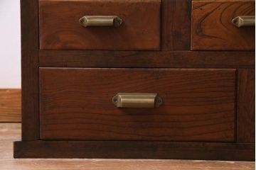 レトロ家具　モールガラス・当店オリジナルガラス入りのノスタルジックなキャビネット(収納棚、戸棚)(R-037433)