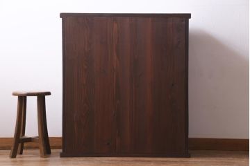 レトロ家具　モールガラス・当店オリジナルガラス入りのノスタルジックなキャビネット(収納棚、戸棚)(R-037433)