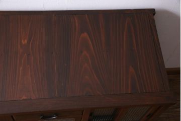 アンティーク家具　前面ケヤキ材　モールガラス・当店オリジナルガラス入り　杢目が目を引くキャビネット(収納棚、戸棚)(R-037434)