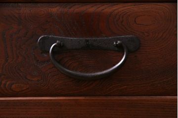 アンティーク家具　前面ケヤキ材　モールガラス・当店オリジナルガラス入り　杢目が目を引くキャビネット(収納棚、戸棚)(R-037434)